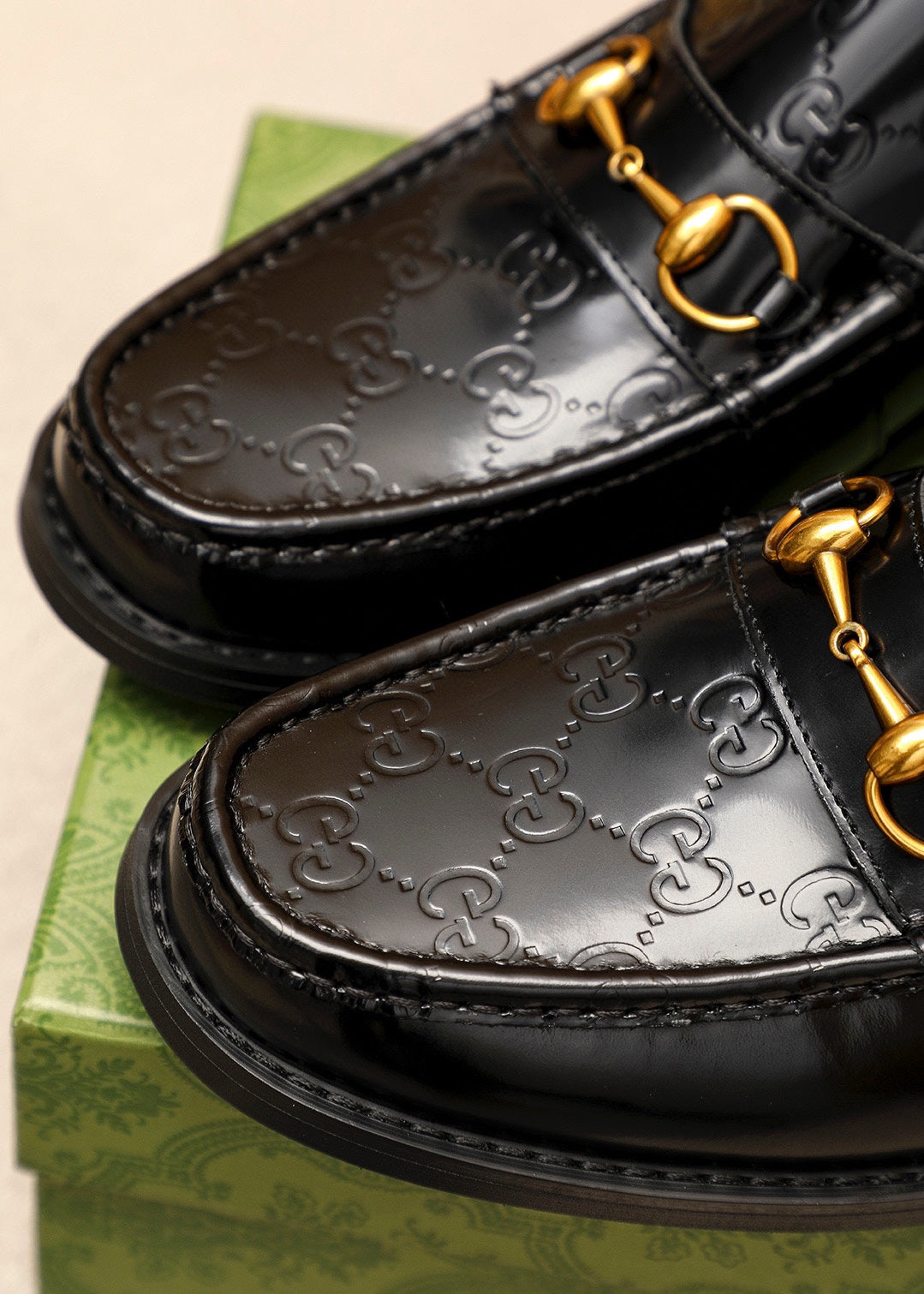 Trademark: GUCCI "Gucci" casual leather shoes. Positive code number: 38-44 (45.46.47 can