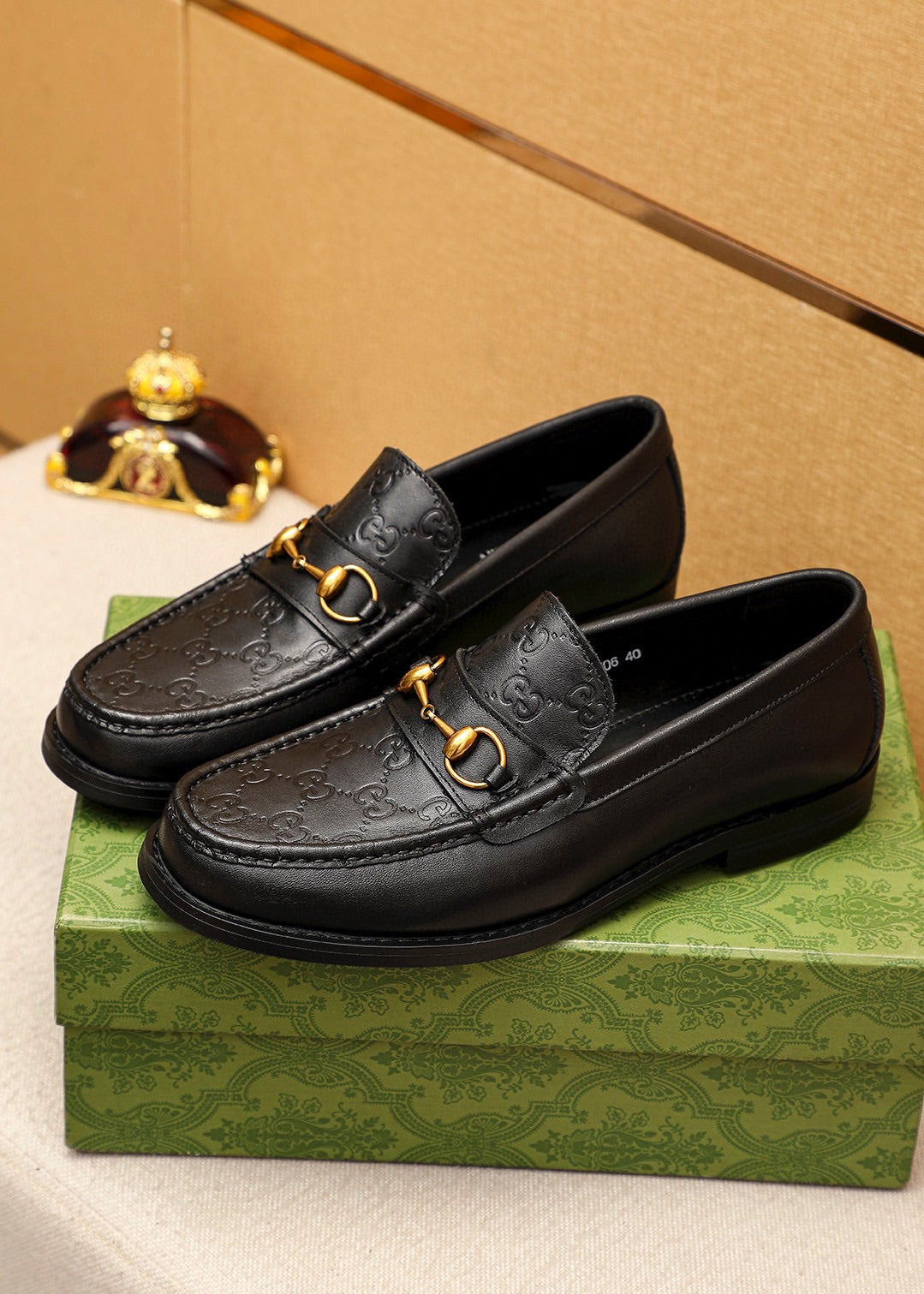 Trademark: GUCCI "Gucci" casual leather shoes. Positive code number: 38-44 (45.46.47 can