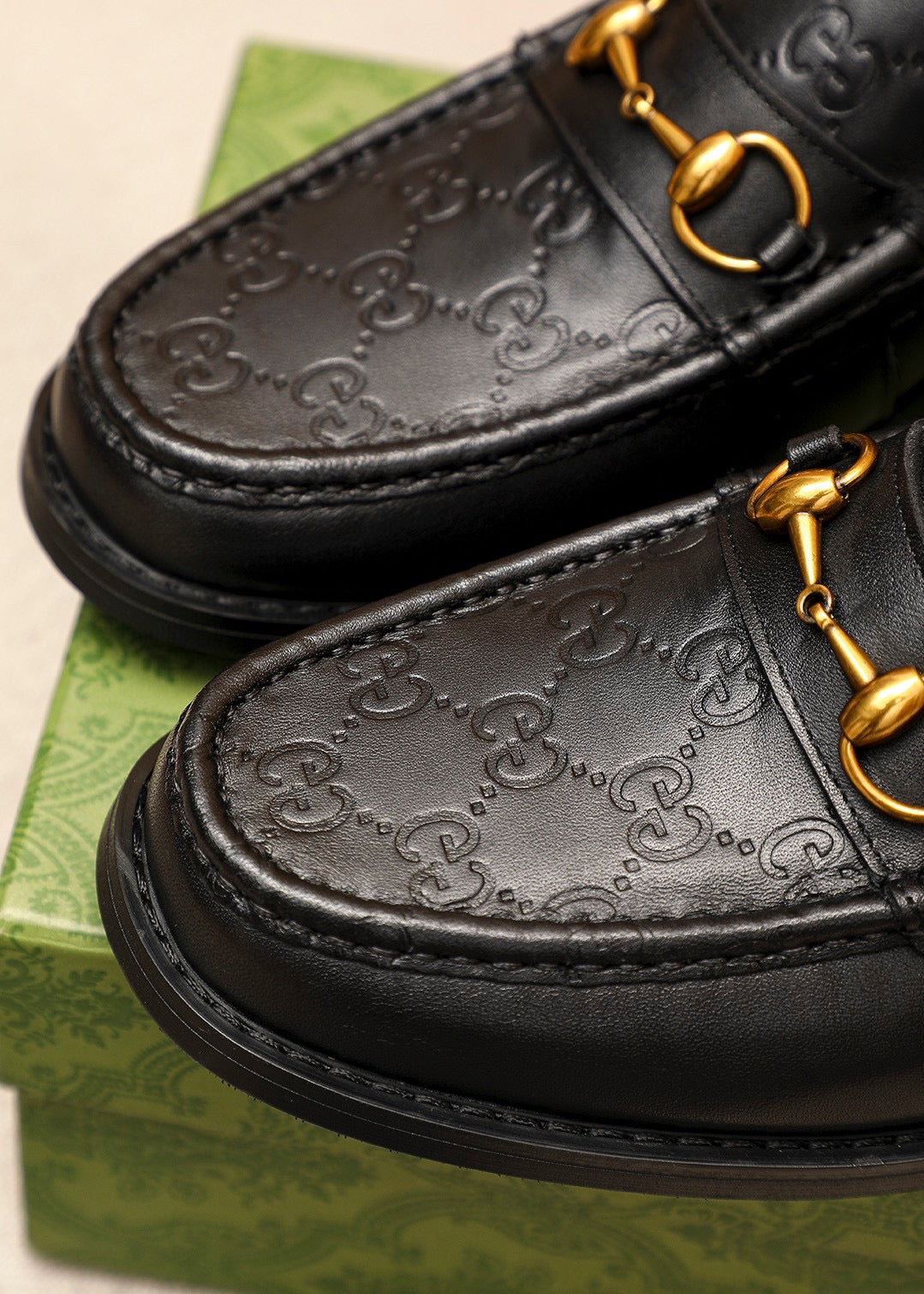 Trademark: GUCCI "Gucci" casual leather shoes. Positive code number: 38-44 (45.46.47 can