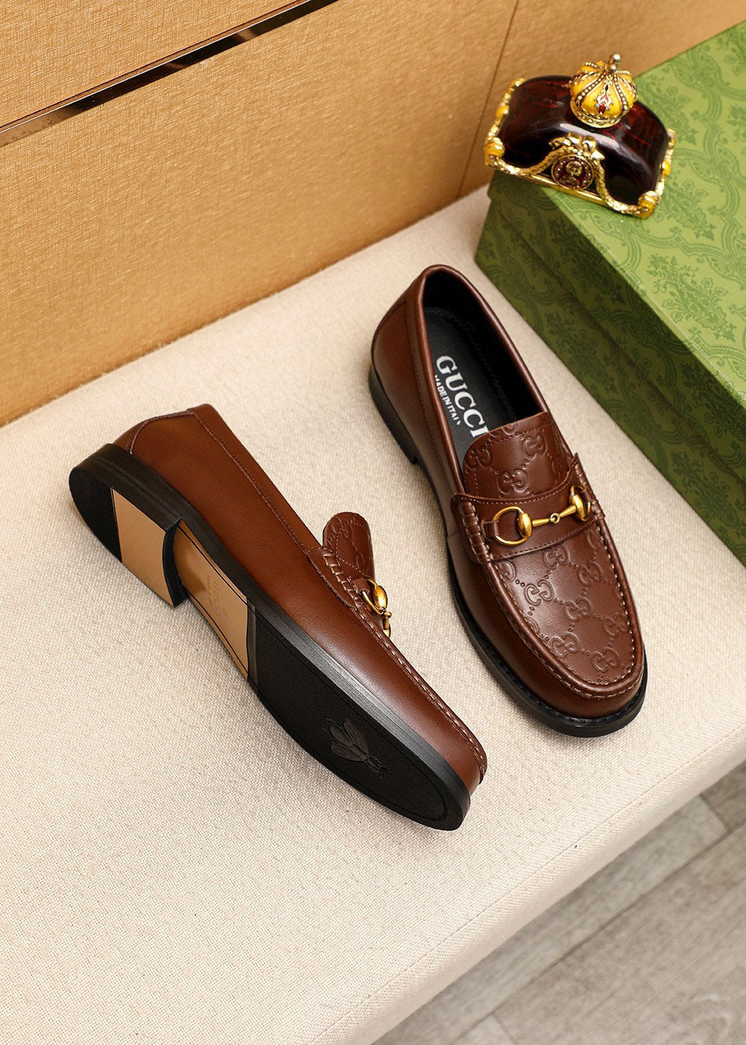 Trademark: GUCCI "Gucci" casual leather shoes. Positive code number: 38-44 (45.46.47 can