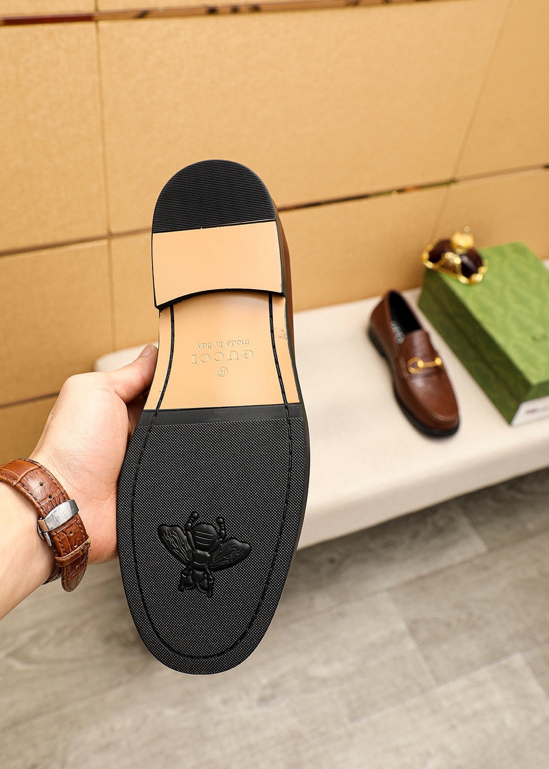 Trademark: GUCCI "Gucci" casual leather shoes. Positive code number: 38-44 (45.46.47 can