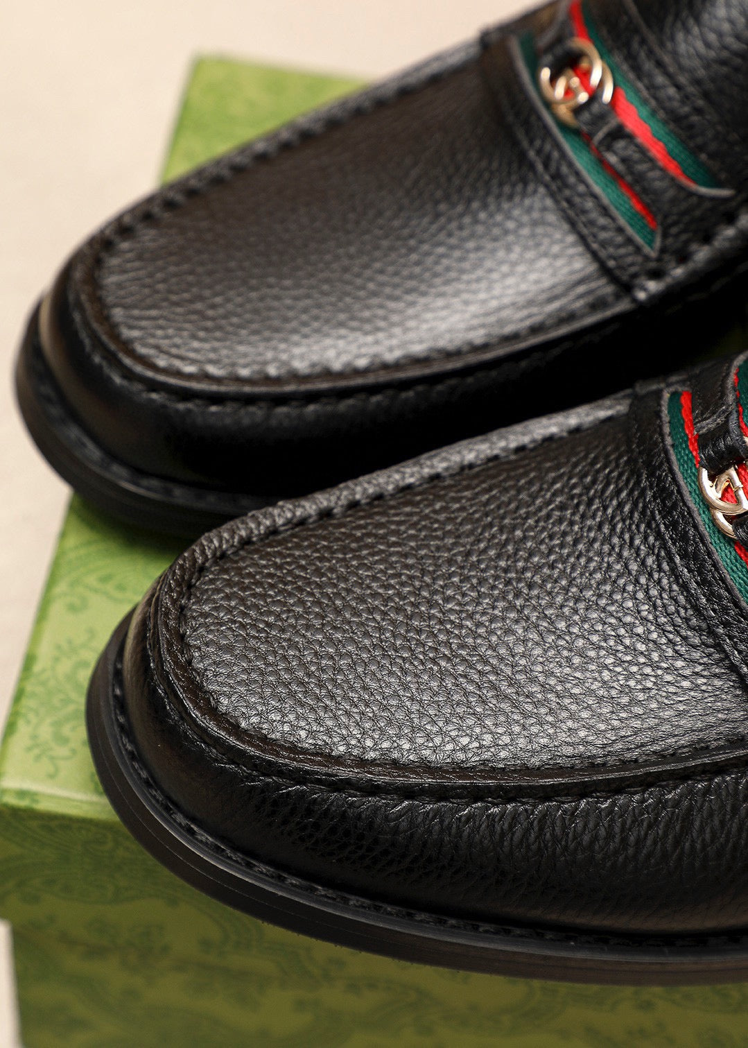 Trademark: GUCCI "Gucci" casual leather shoes. Positive code number: 38-44 (45.46.47 can