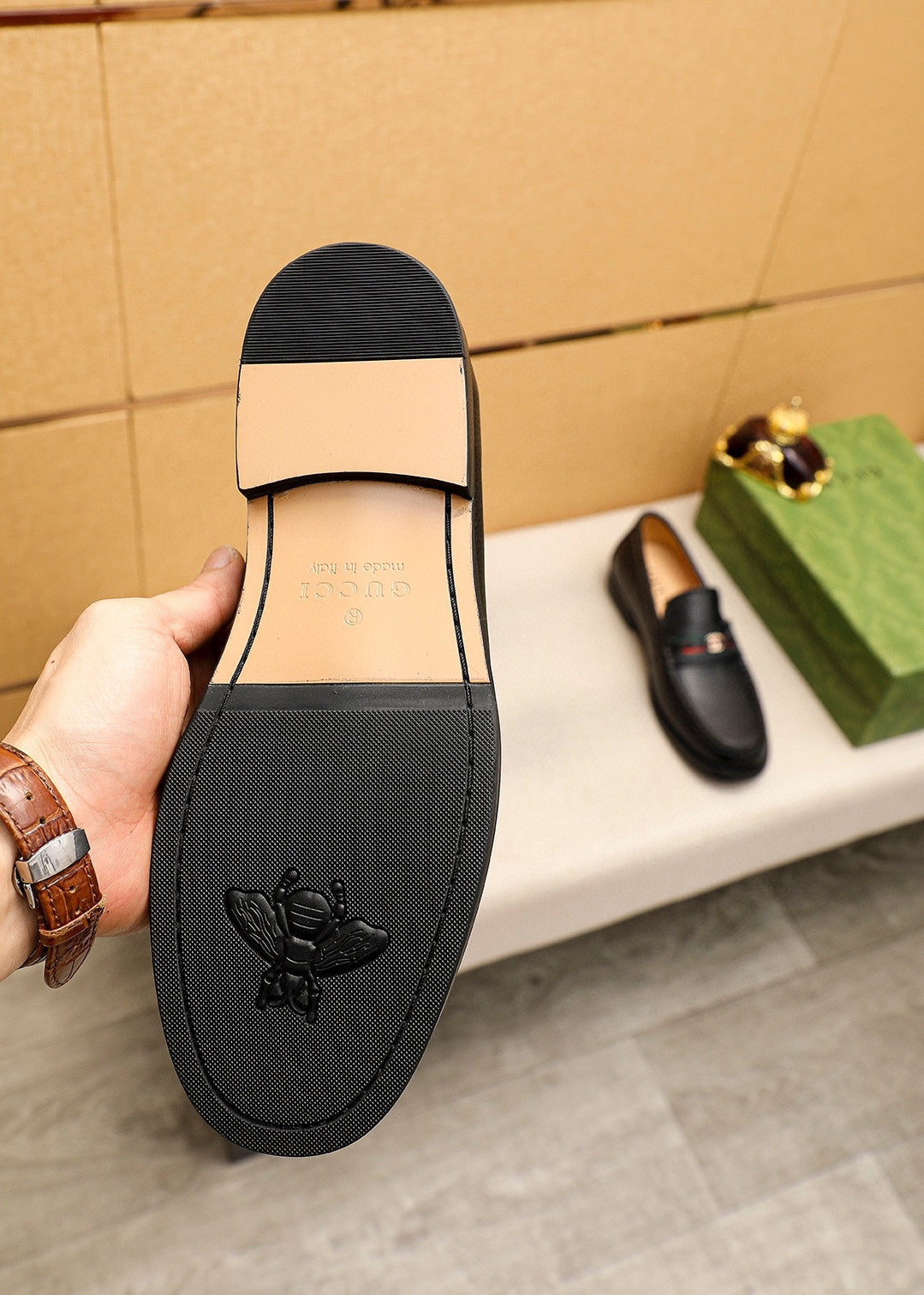 Trademark: GUCCI "Gucci" casual leather shoes. Positive code number: 38-44 (45.46.47 can