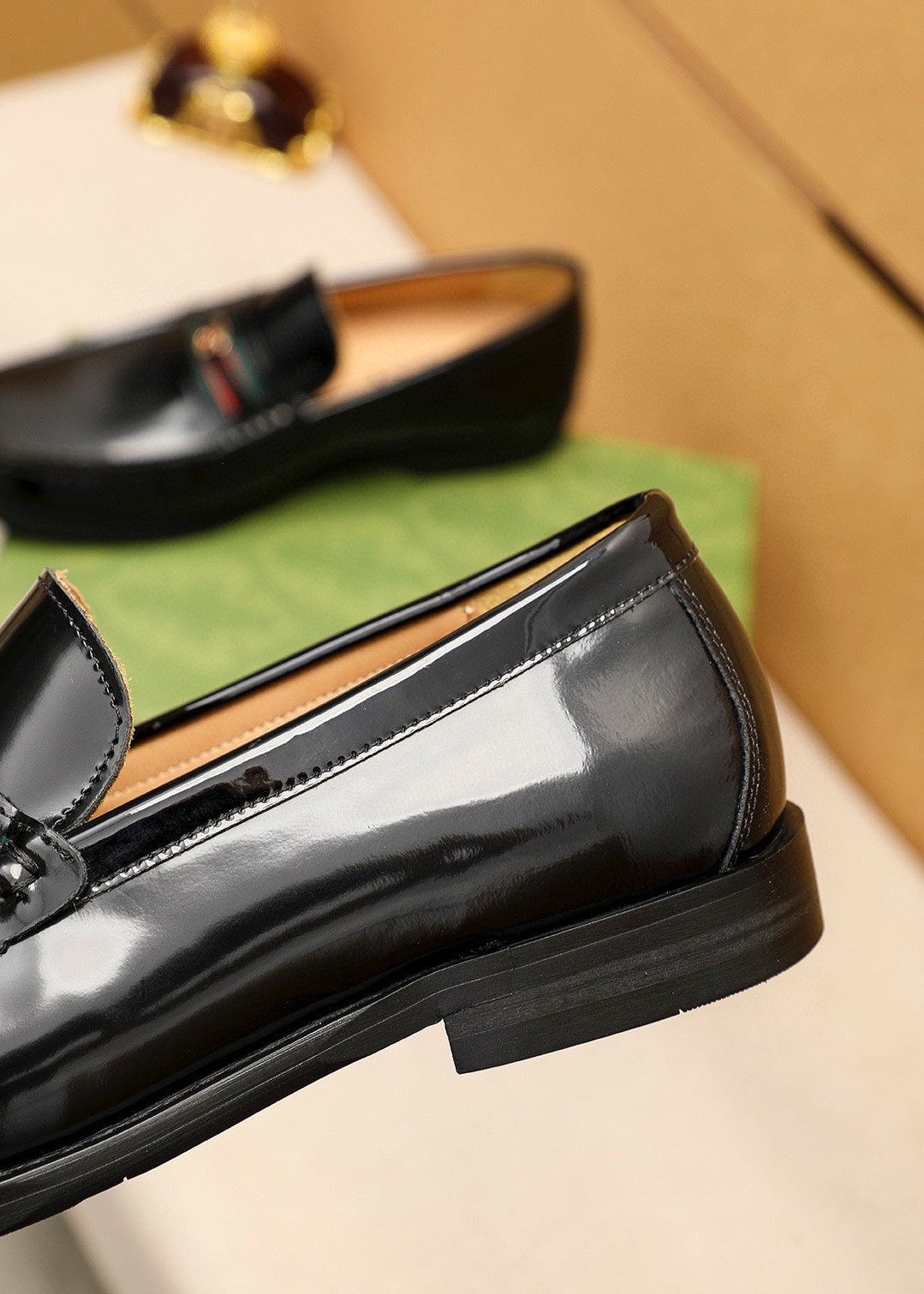 Trademark: GUCCI "Gucci" casual leather shoes. Positive code number: 38-44 (45.46.47 can