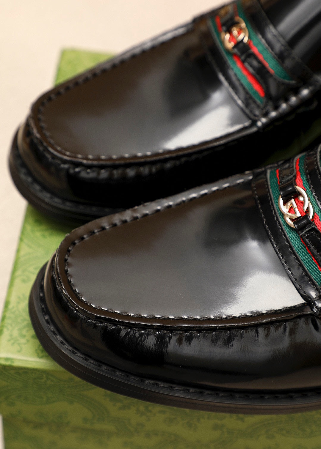 Trademark: GUCCI "Gucci" casual leather shoes. Positive code number: 38-44 (45.46.47 can