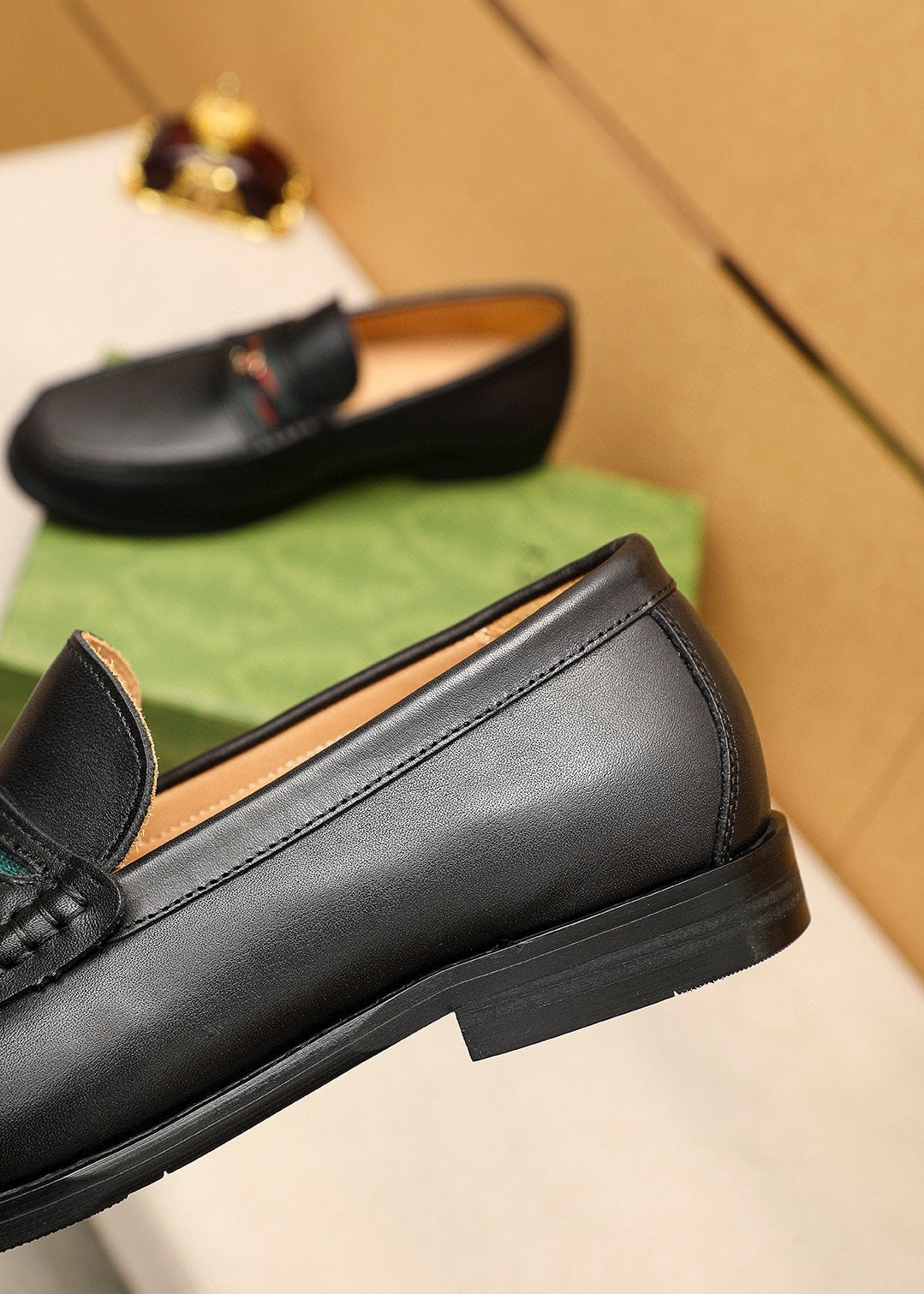 Trademark: GUCCI "Gucci" casual leather shoes. Positive code number: 38-44 (45.46.47 can
