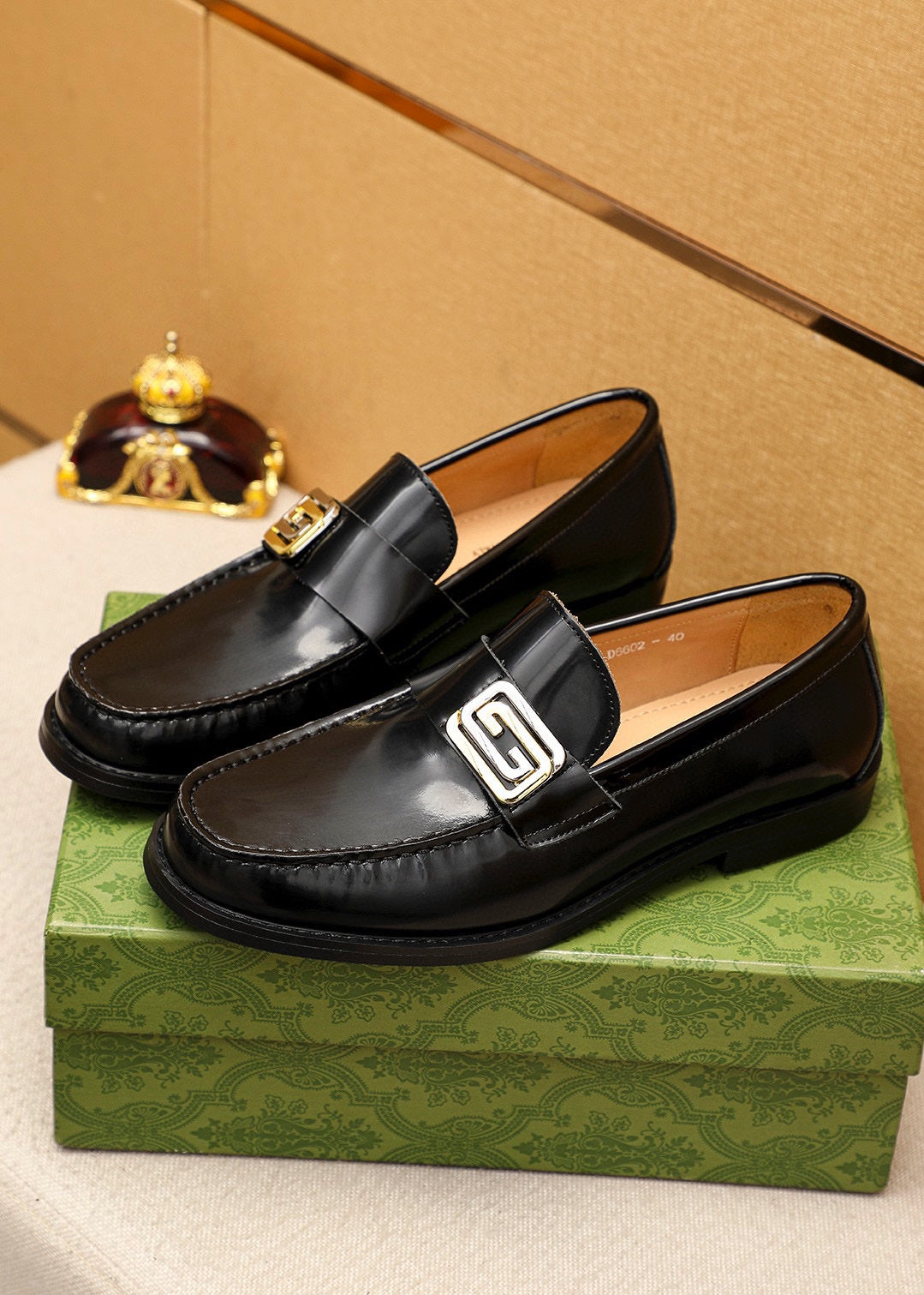 Trademark: GUCCI "Gucci" casual leather shoes. Positive code number: 38-44 (45.46.47 can