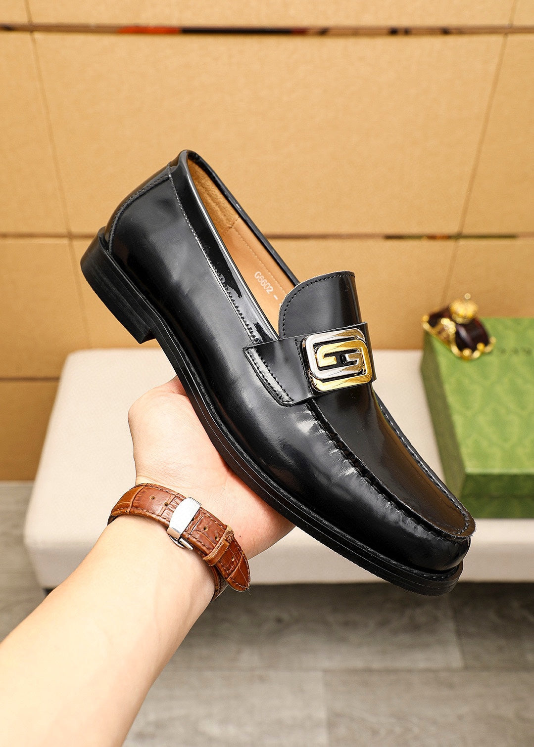 Trademark: GUCCI "Gucci" casual leather shoes. Positive code number: 38-44 (45.46.47 can