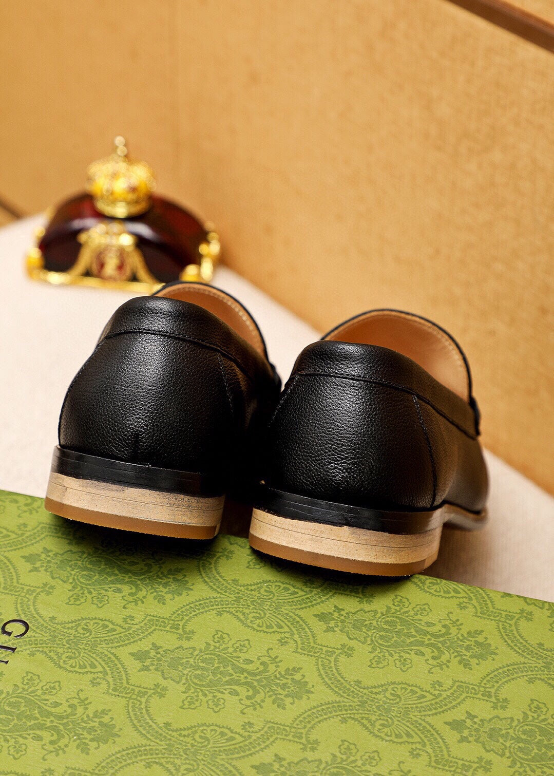 Trademark: GUCCI "Gucci" casual leather shoes. Positive code number: 38-44 (45.46.47 can