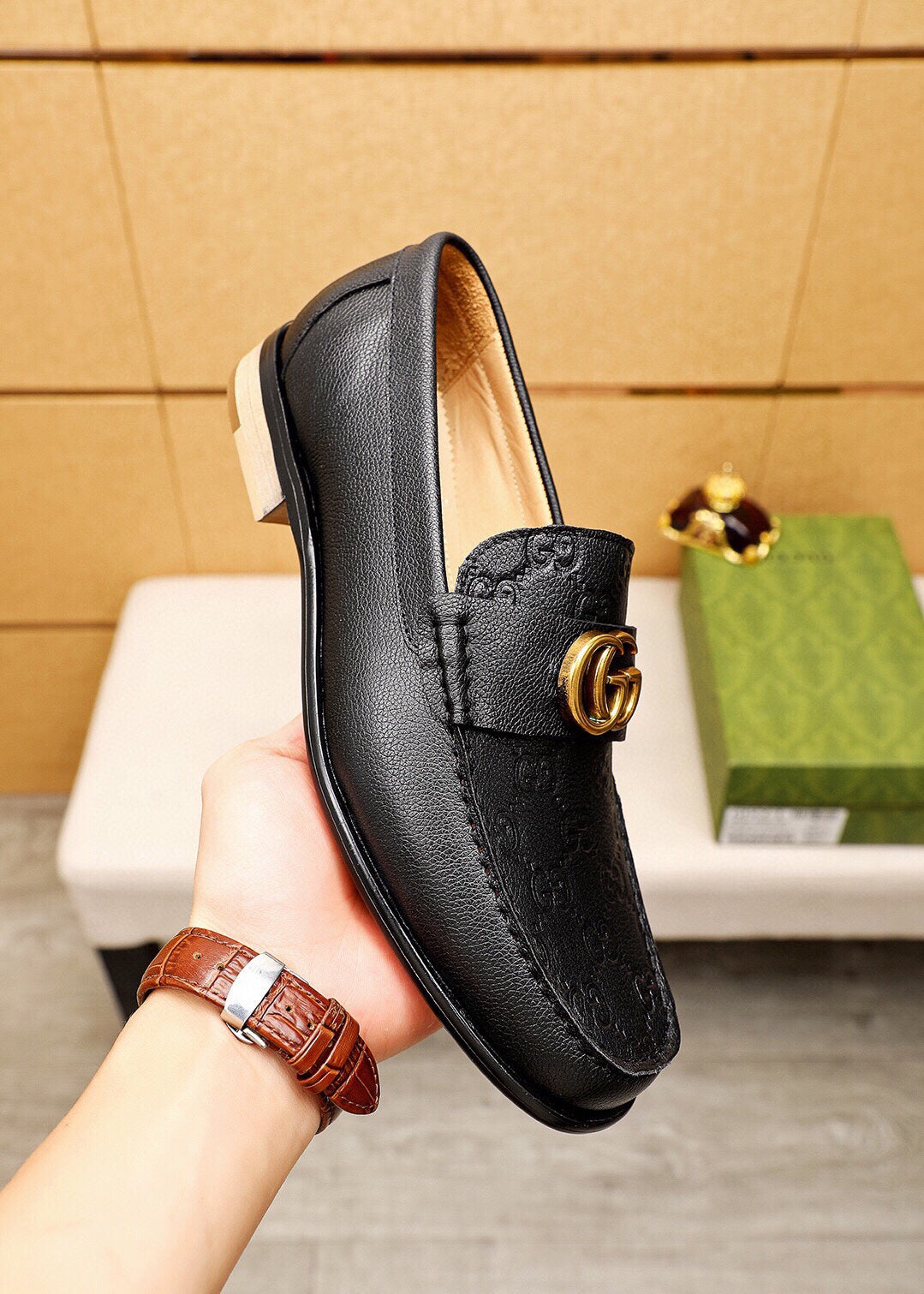 Trademark: GUCCI "Gucci" casual leather shoes. Positive code number: 38-44 (45.46.47 can