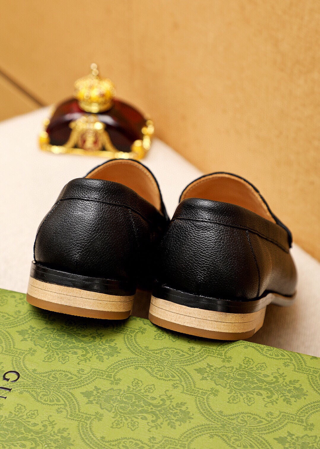 Trademark: GUCCI "Gucci" casual leather shoes. Positive code number: 38-44 (45.46.47 can