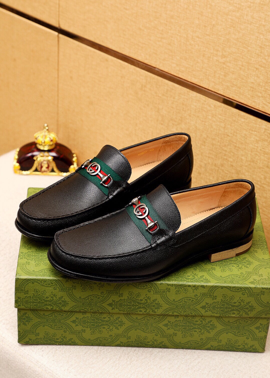 Trademark: GUCCI "Gucci" casual leather shoes. Positive code number: 38-44 (45.46.47 can