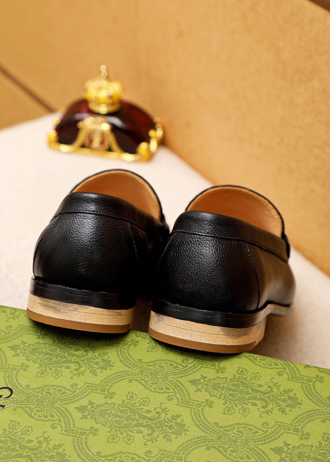Trademark: GUCCI "Gucci" casual leather shoes. Positive code number: 38-44 (45.46.47 can