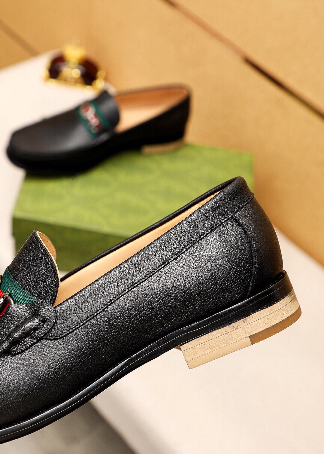 Trademark: GUCCI "Gucci" casual leather shoes. Positive code number: 38-44 (45.46.47 can