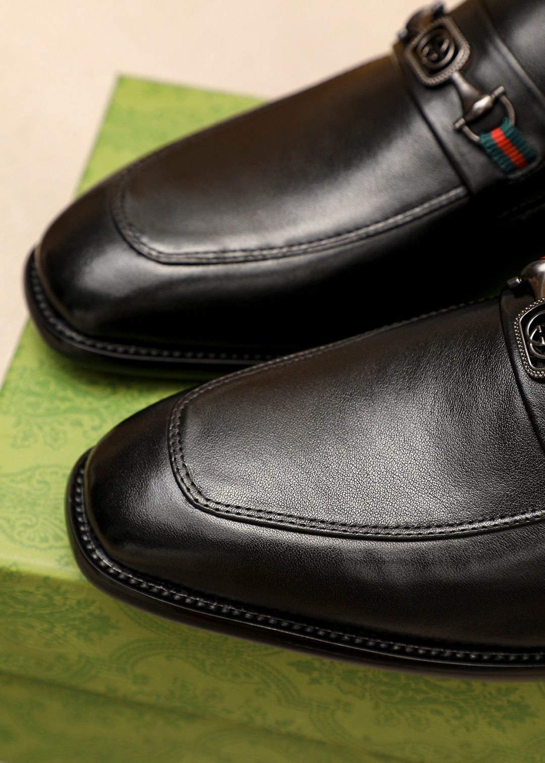 Trademark: GUCCI "Gucci" casual leather shoes. Positive code number: 38-44 (45.46.47 can