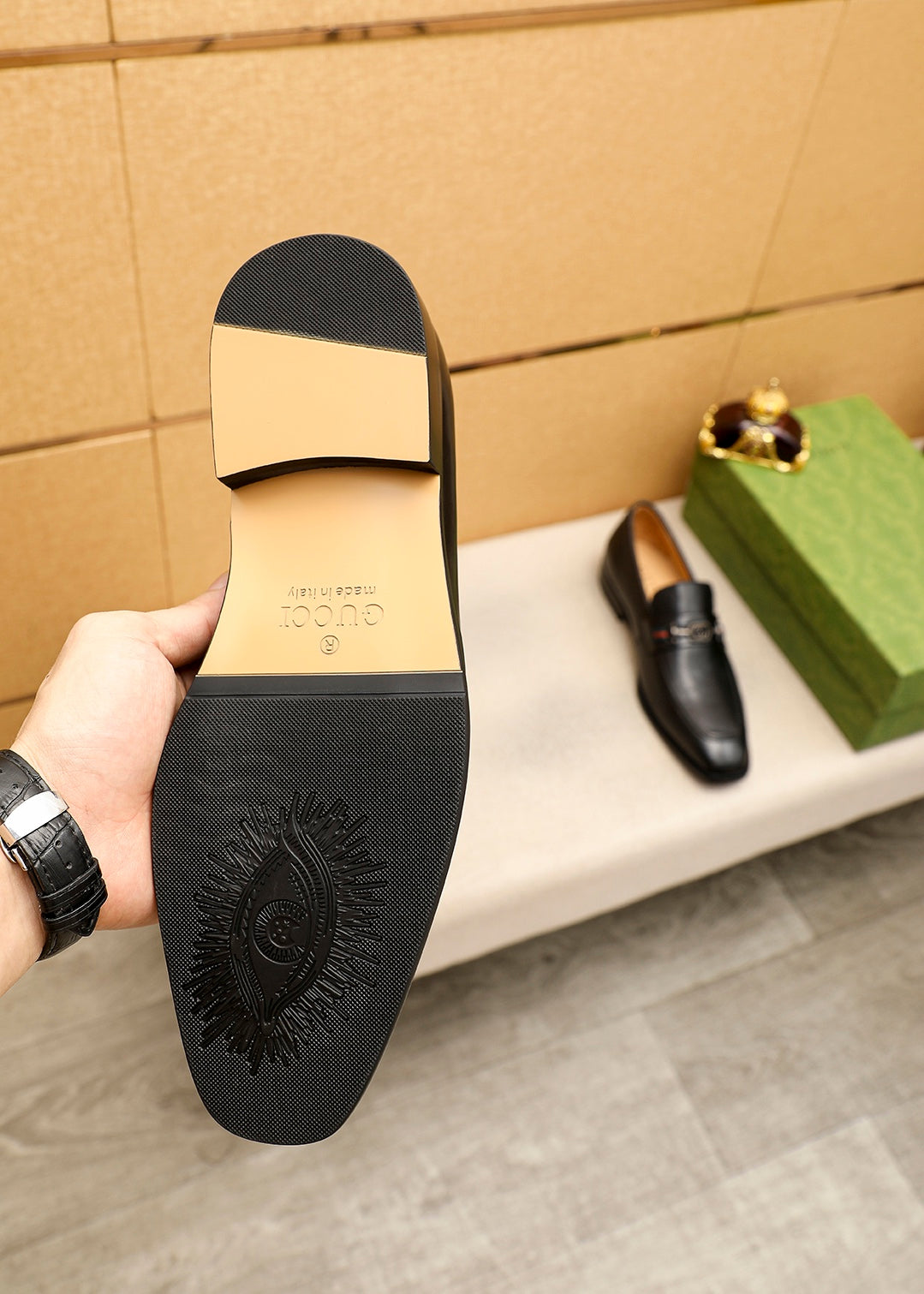 Trademark: GUCCI "Gucci" casual leather shoes. Positive code number: 38-44 (45.46.47 can