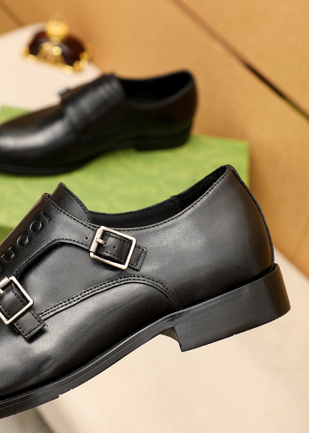 Trademark: GUCCI "Gucci" casual leather shoes. Positive code number: 38-44 (45.46.47 can