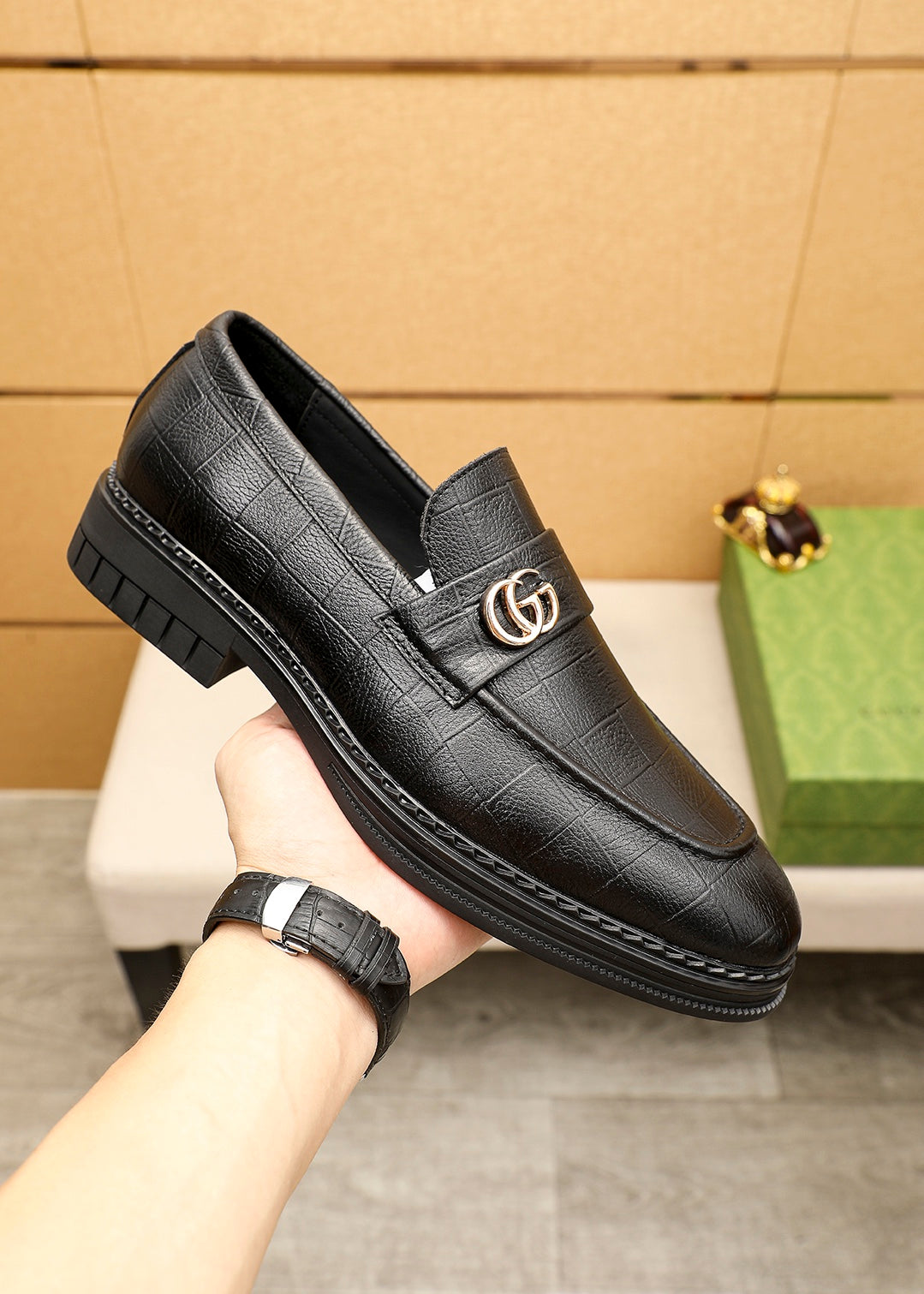 Trademark: GUCCI "Gucci" casual leather shoes. Positive code number: 38-44 (45.46.47 can