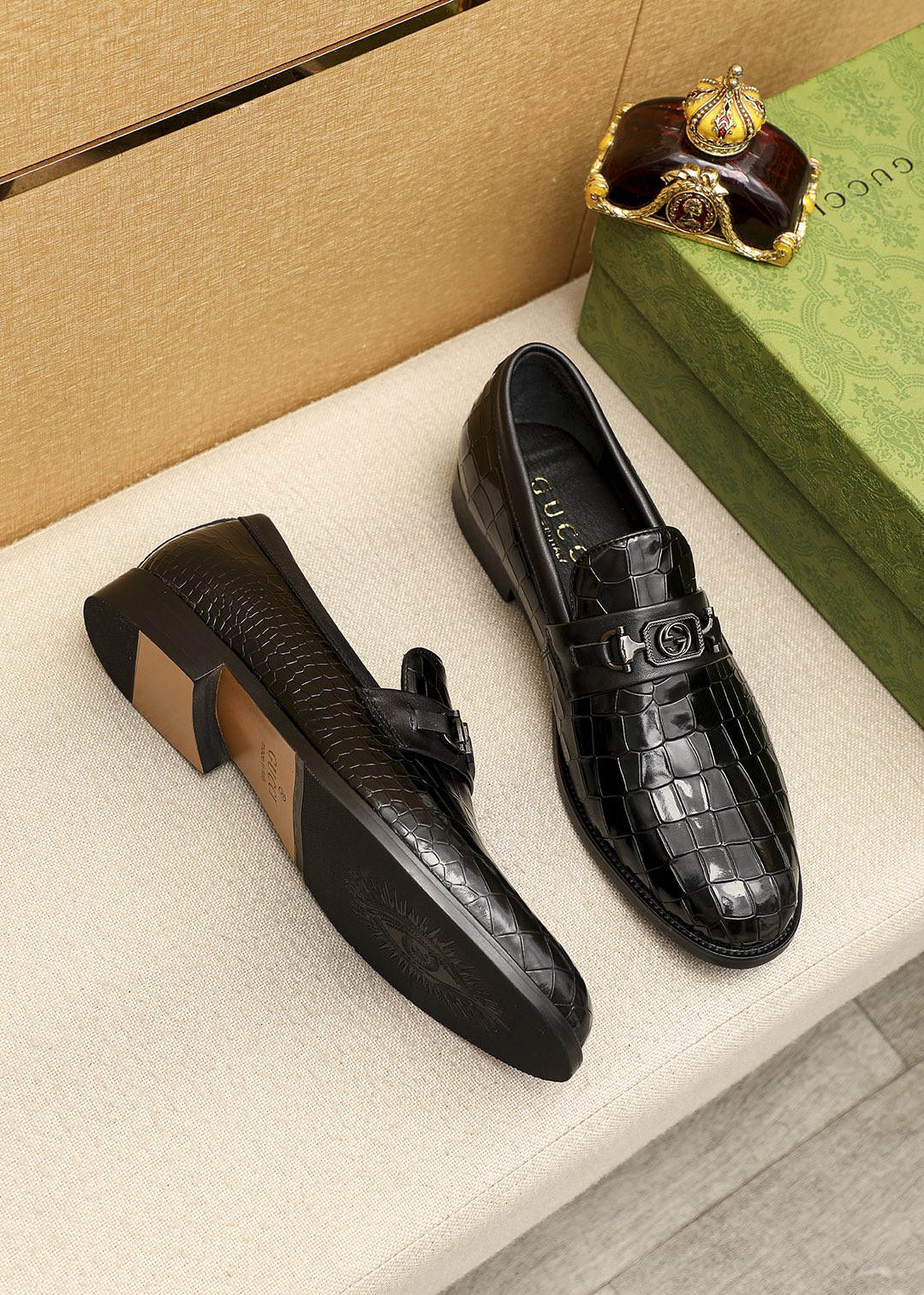 Trademark: GUCCI "Gucci" casual leather shoes. Positive code number: 38-44 (45.46.47 can
