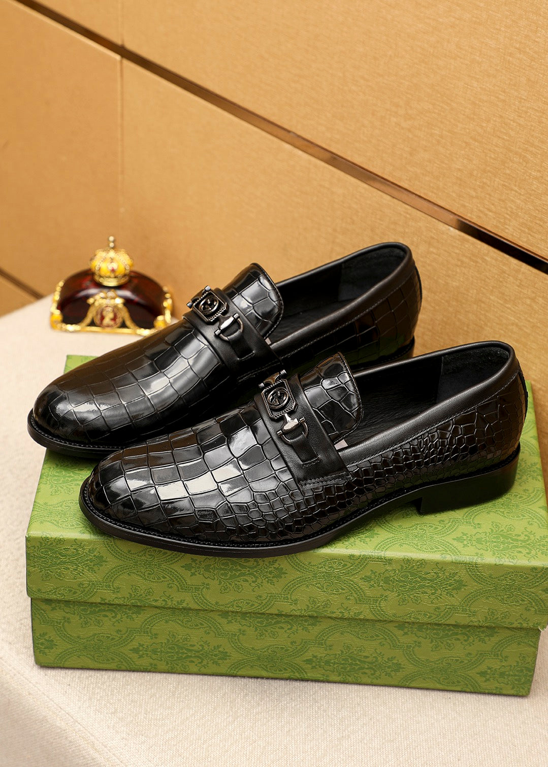 Trademark: GUCCI "Gucci" casual leather shoes. Positive code number: 38-44 (45.46.47 can