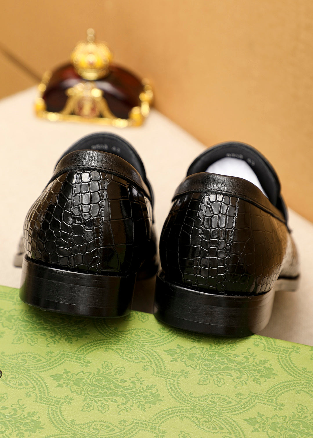 Trademark: GUCCI "Gucci" casual leather shoes. Positive code number: 38-44 (45.46.47 can