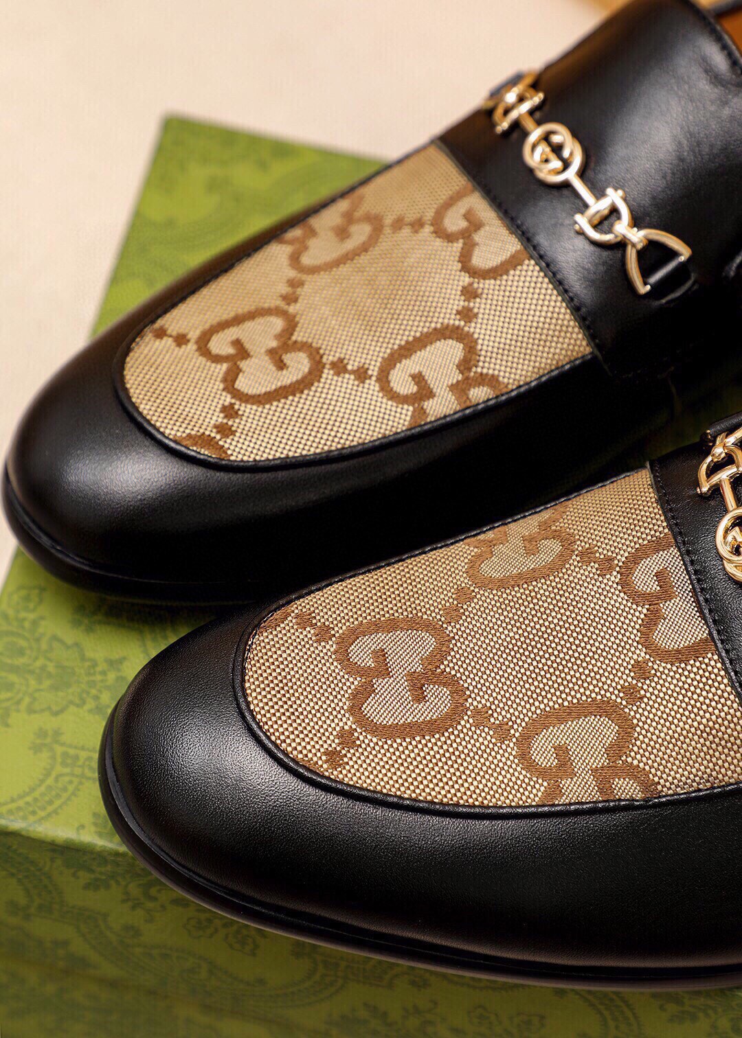 Trademark: GUCCI "Gucci" casual leather shoes. Positive code number: 38-44 (45.46.47 can