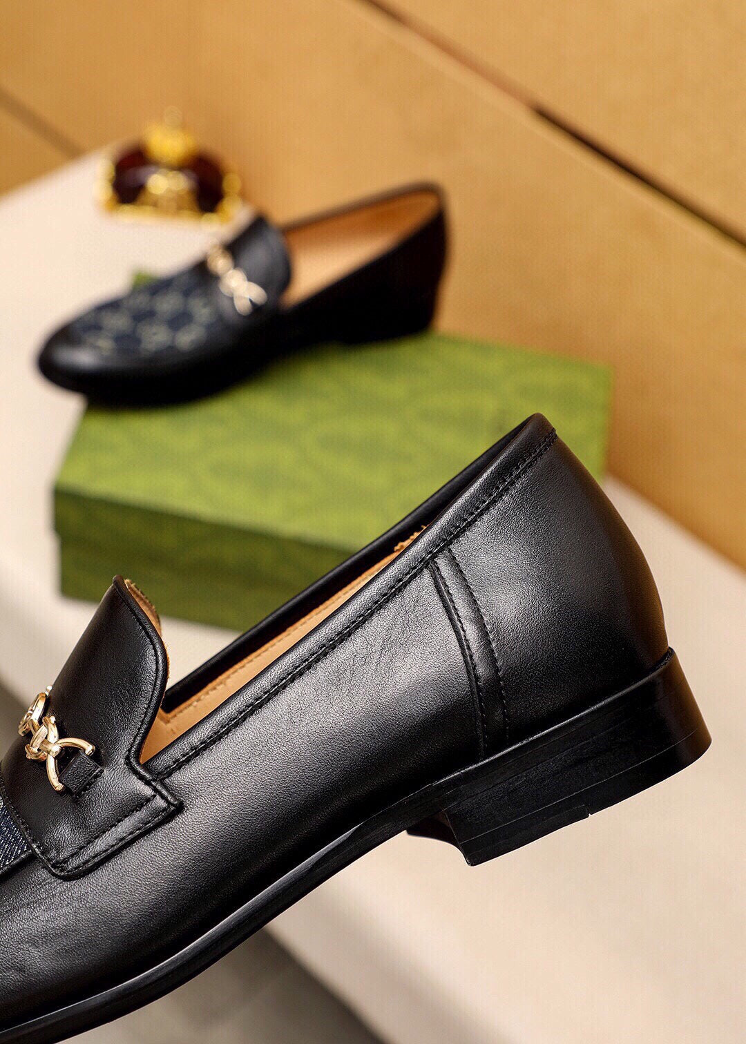 Trademark: GUCCI "Gucci" casual leather shoes. Positive code number: 38-44 (45.46.47 can