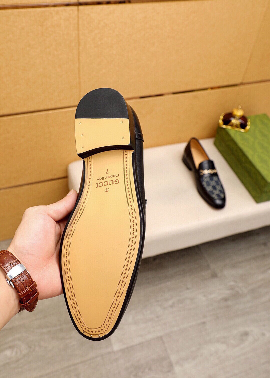 Trademark: GUCCI "Gucci" casual leather shoes. Positive code number: 38-44 (45.46.47 can