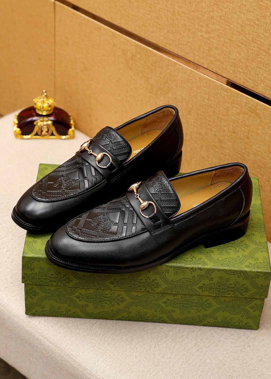 Trademark: GUCCI "Gucci" casual leather shoes. Positive code number: 38-44 (45.46.47 can