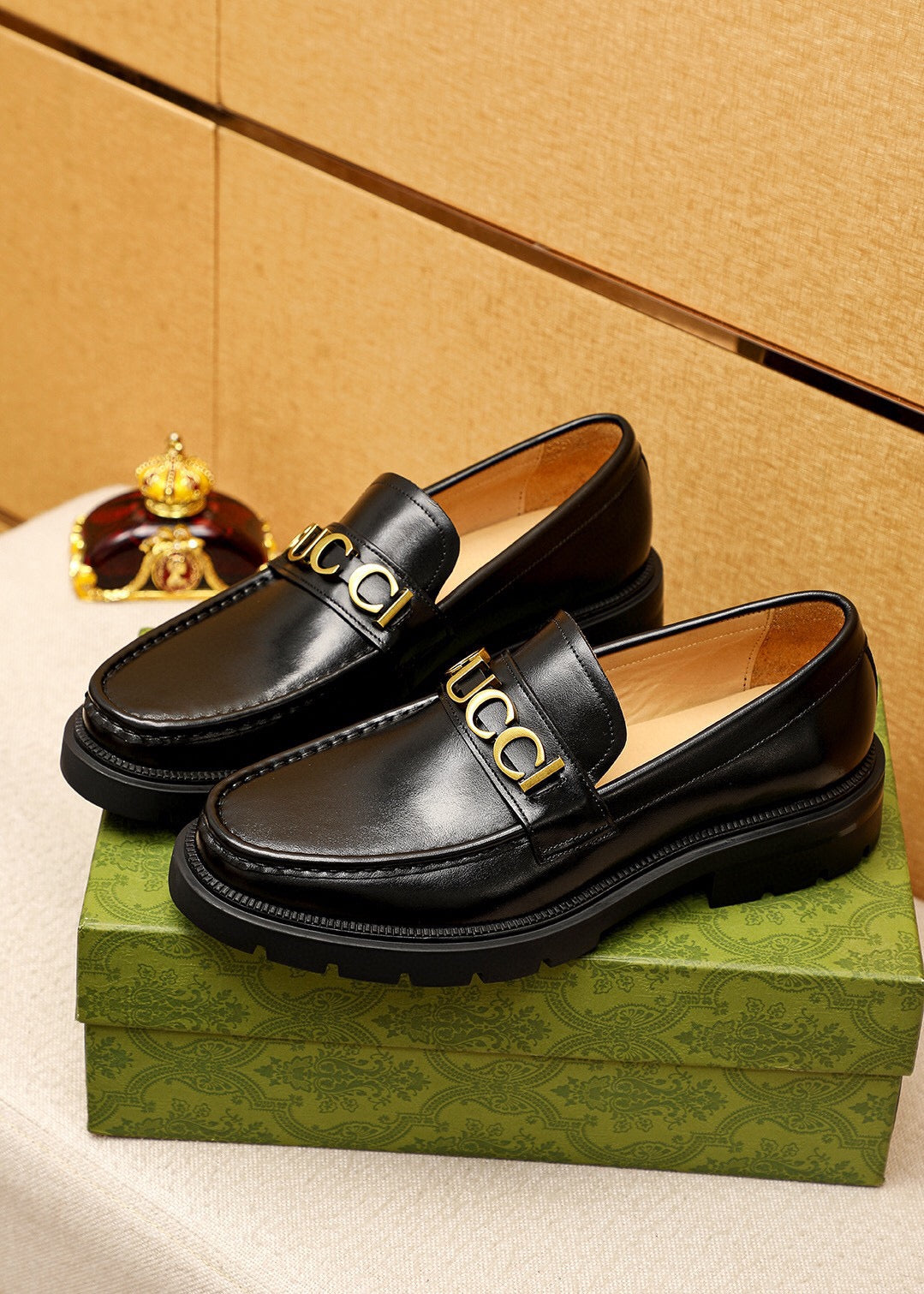 Trademark: GUCCI "Gucci" casual leather shoes. Positive code number: 38-44 (45.46.47 can