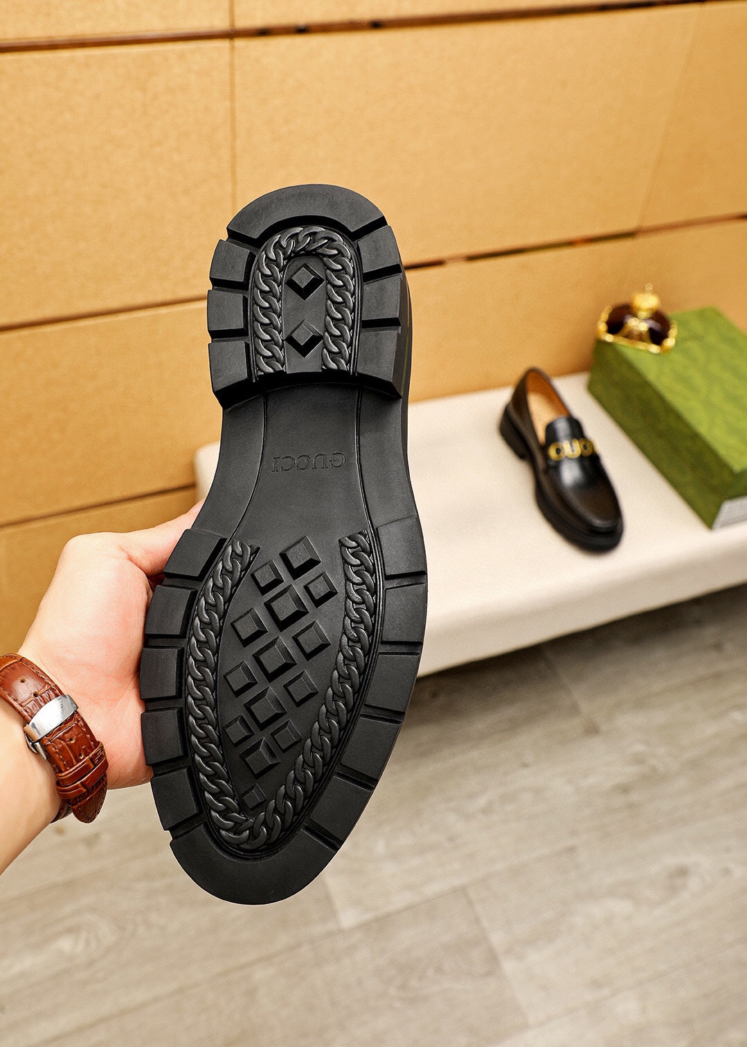 Trademark: GUCCI "Gucci" casual leather shoes. Positive code number: 38-44 (45.46.47 can