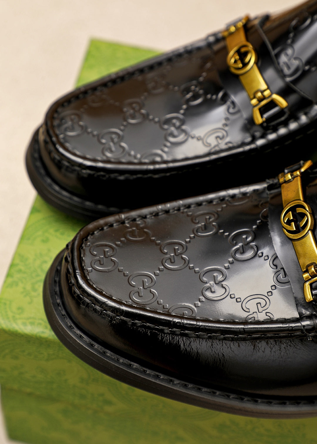 Trademark: GUCCI "Gucci" casual leather shoes. Positive code number: 38-44 (45.46.47 can
