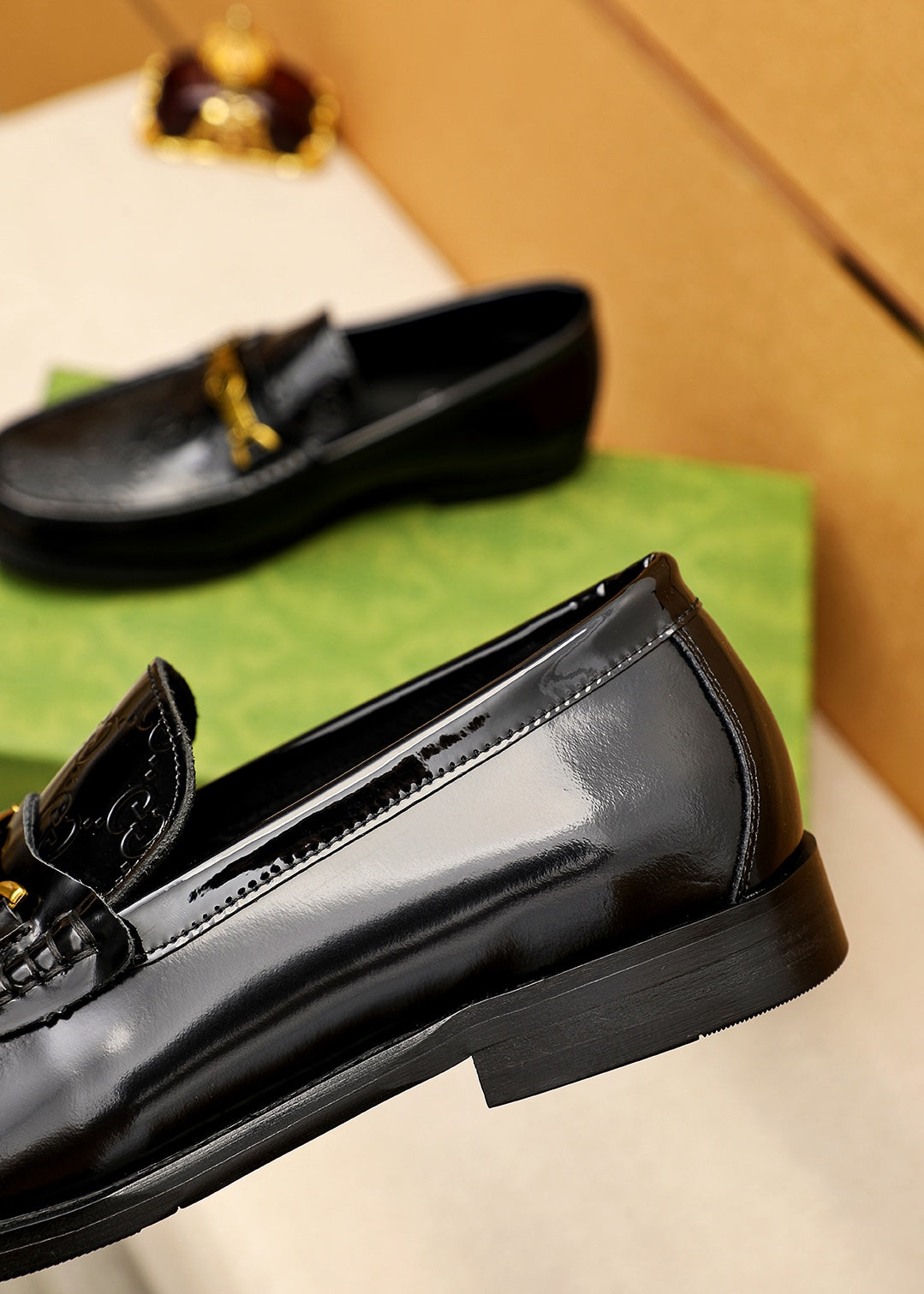 Trademark: GUCCI "Gucci" casual leather shoes. Positive code number: 38-44 (45.46.47 can
