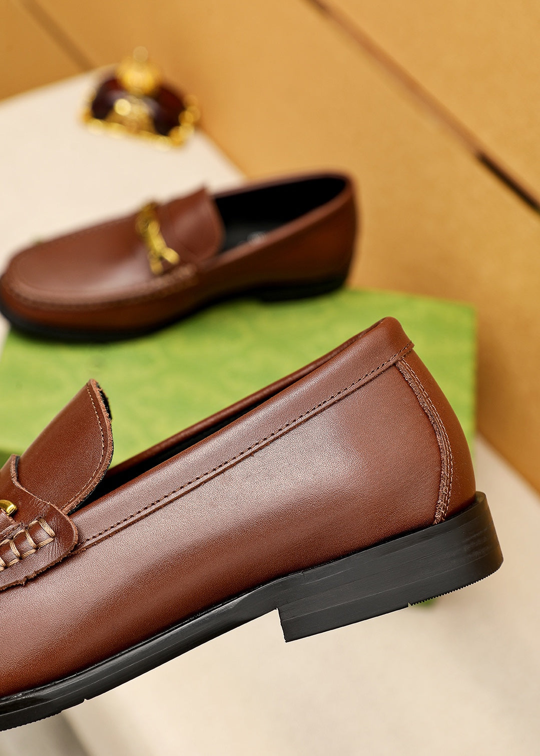 Trademark: GUCCI "Gucci" casual leather shoes. Positive code number: 38-44 (45.46.47 can
