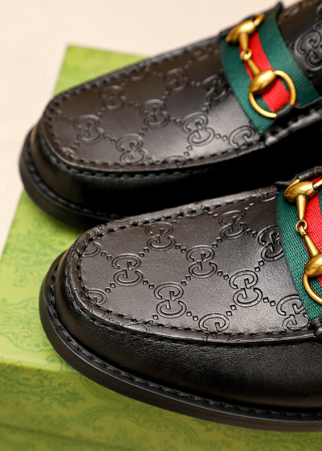 Trademark: GUCCI "Gucci" casual leather shoes. Positive code number: 38-44 (45.46.47 can