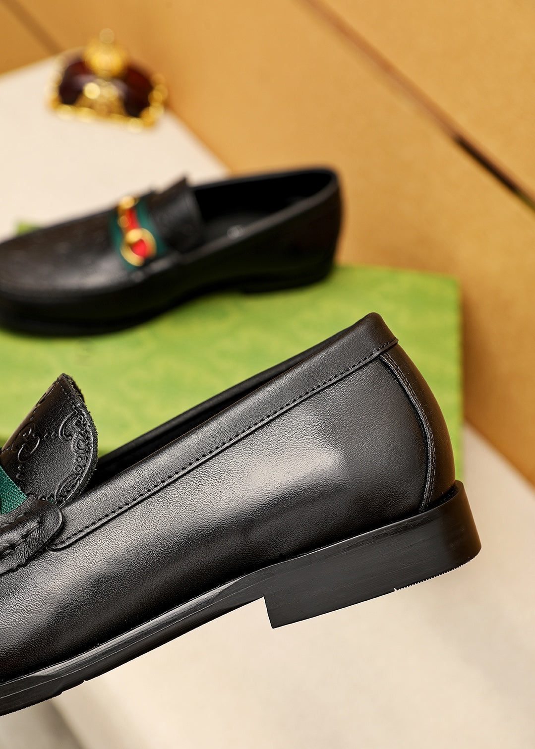 Trademark: GUCCI "Gucci" casual leather shoes. Positive code number: 38-44 (45.46.47 can