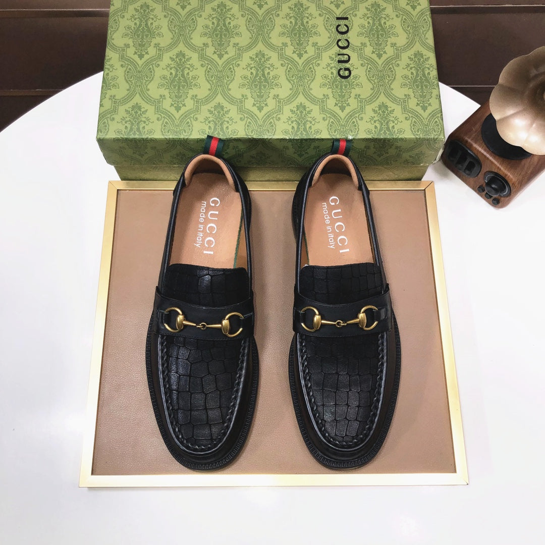 Italian top luxury men's shoes giant (GUCCI) (all cowhide inneri) new report. Original European