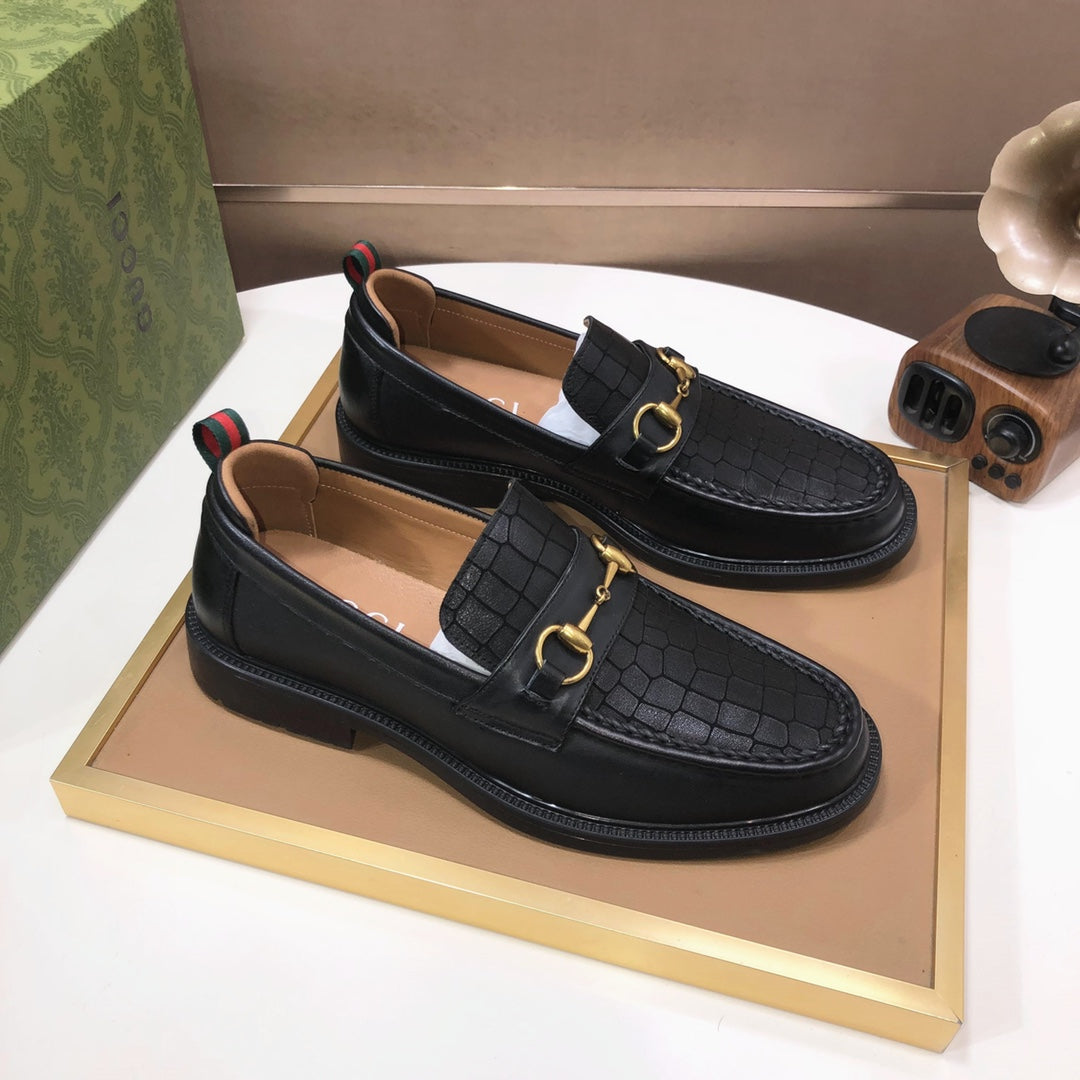 Italian top luxury men's shoes giant (GUCCI) (all cowhide inneri) new report. Original European