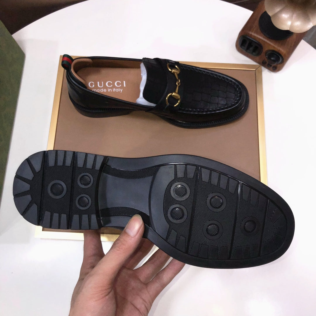 Italian top luxury men's shoes giant (GUCCI) (all cowhide inneri) new report. Original European