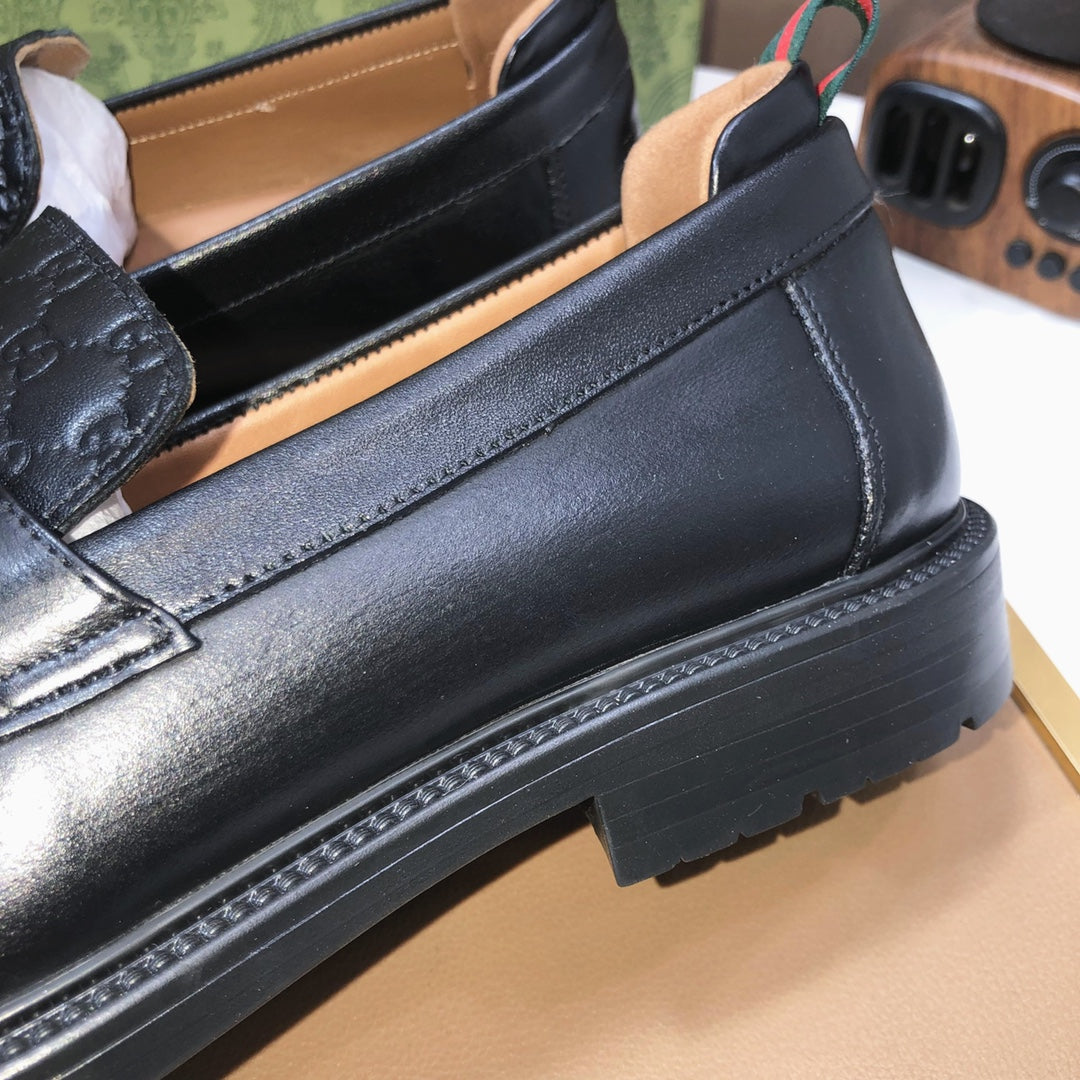 Italian top luxury men's shoes giant (GUCCI) (all cowhide inneri) new report. Original European