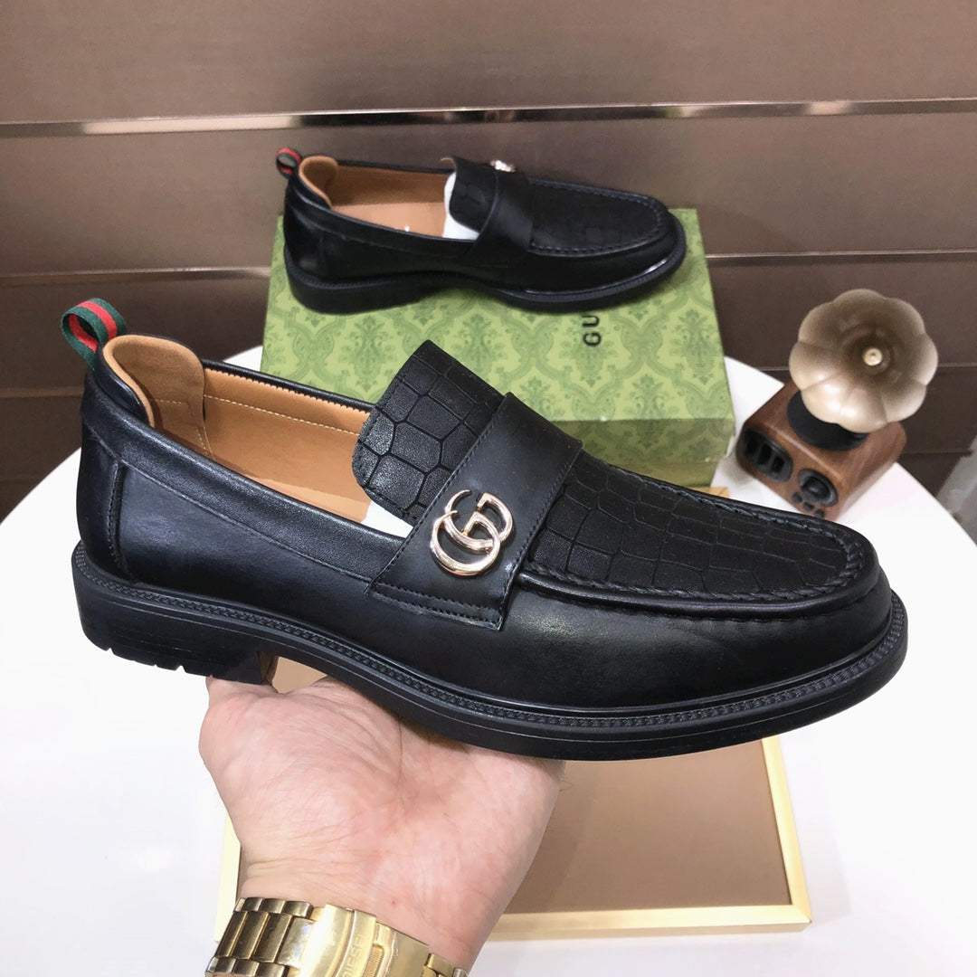 Italian top luxury men's shoes giant (GUCCI) (all cowhide inneri) new report. Original European