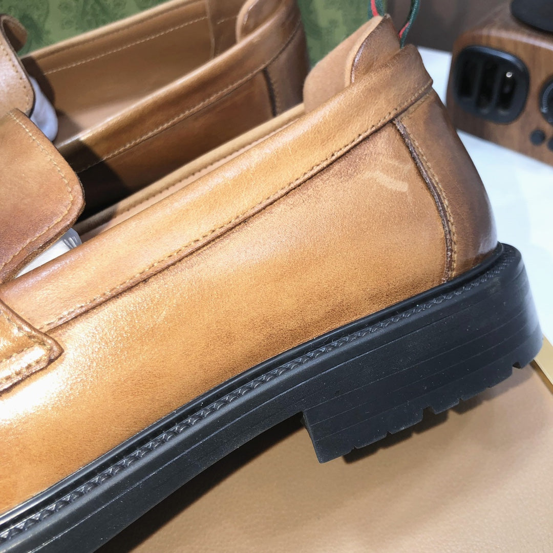 Italian top luxury men's shoes giant (GUCCI) (all cowhide inneri) new report. Original European