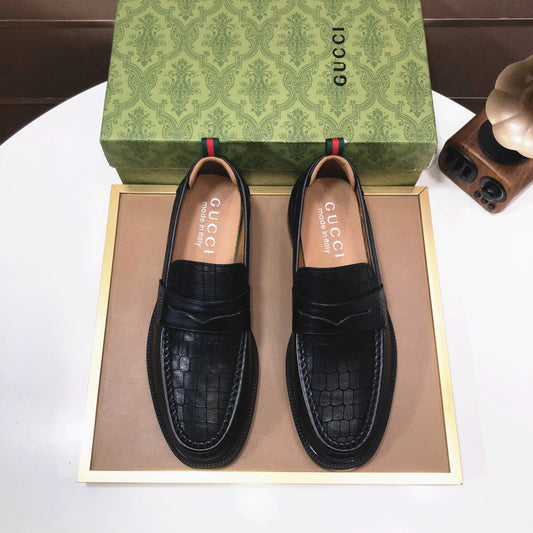 Italian top luxury men's shoes giant (GUCCI) (all cowhide inneri) new report. Original European