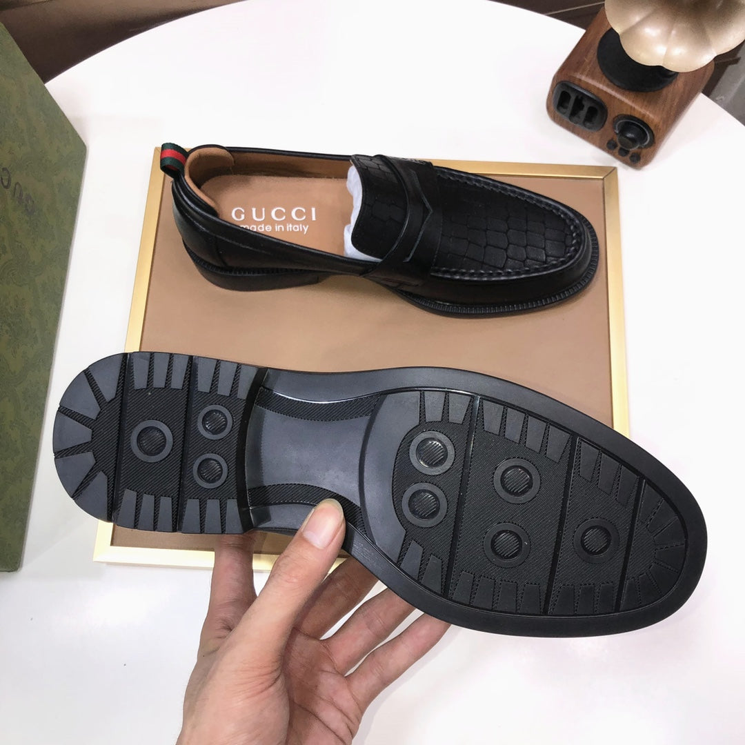 Italian top luxury men's shoes giant (GUCCI) (all cowhide inneri) new report. Original European