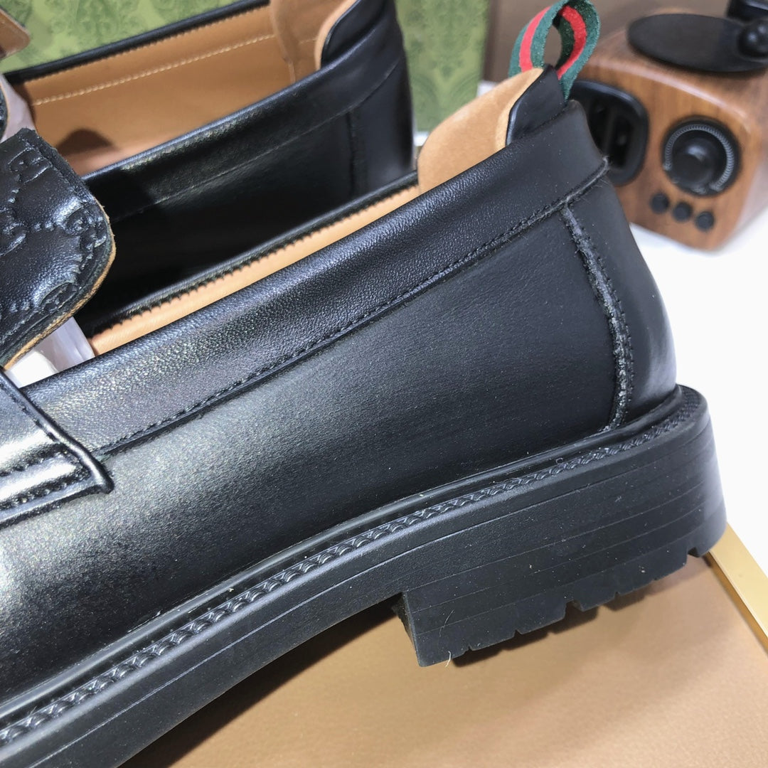 Italian top luxury men's shoes giant (GUCCI) (all cowhide inneri) new report. Original European