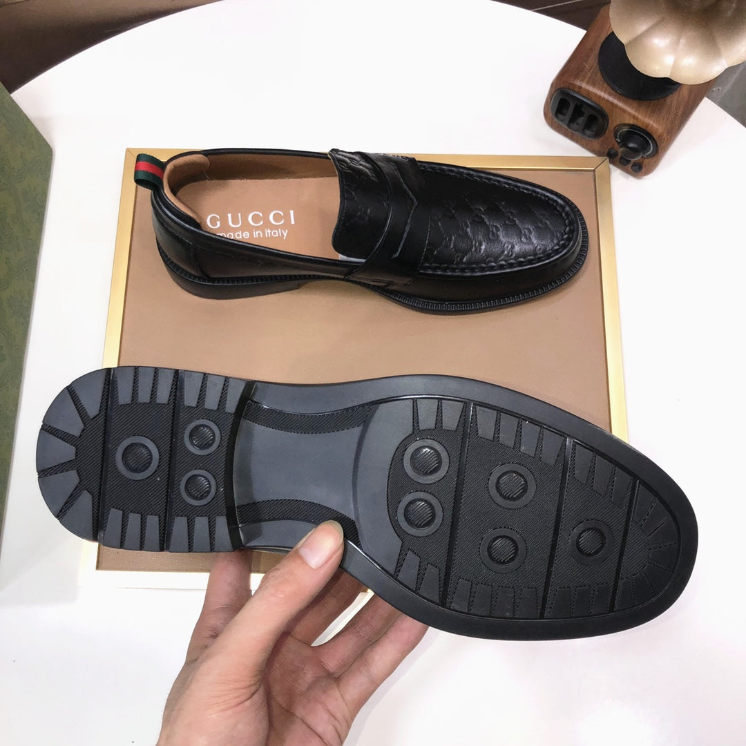 Italian top luxury men's shoes giant (GUCCI) (all cowhide inneri) new report. Original European