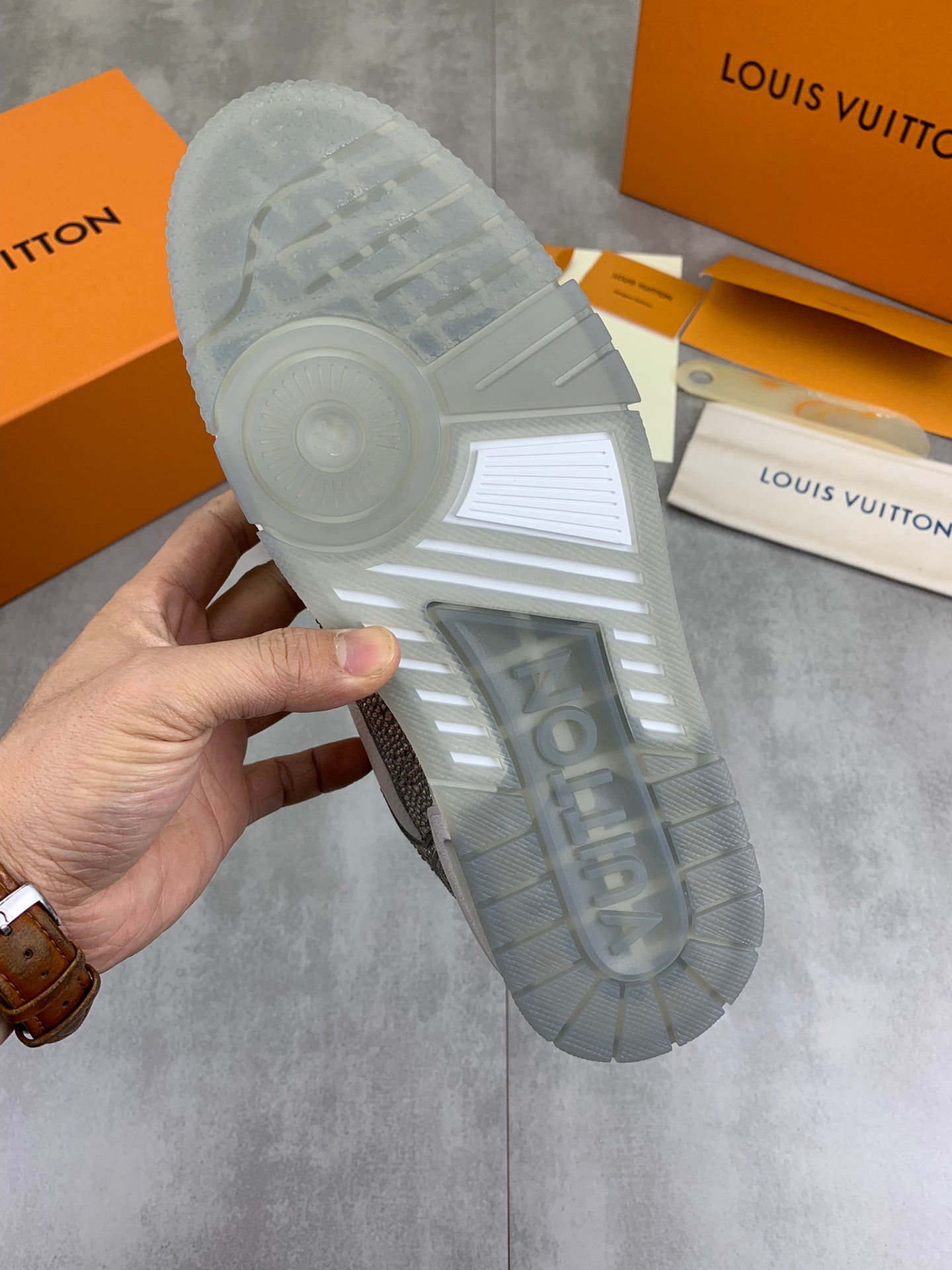[LOUIS VUITTON] LV Classic Trendy Shoes! Made of imported genuine leather, water-dyed v