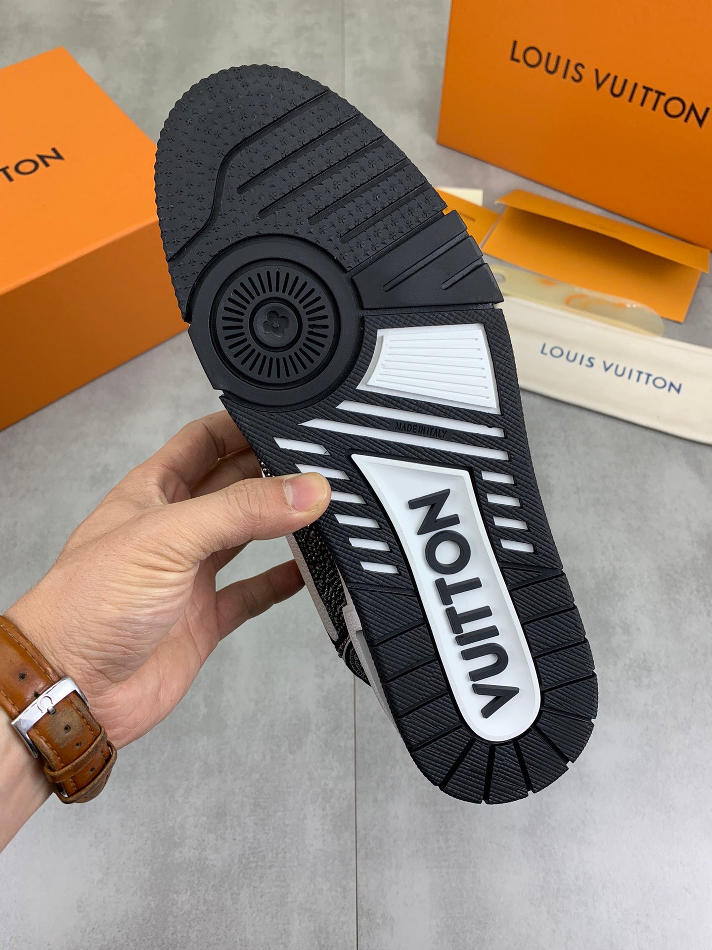 [LOUIS VUITTON] LV Classic Trendy Shoes! Made of imported genuine leather, water-dyed