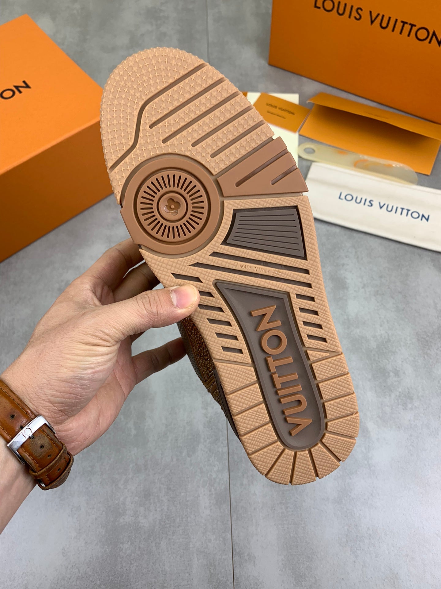 [LOUIS VUITTON] LV Classic Trendy Shoes! Made of imported genuine leather, water-dyed