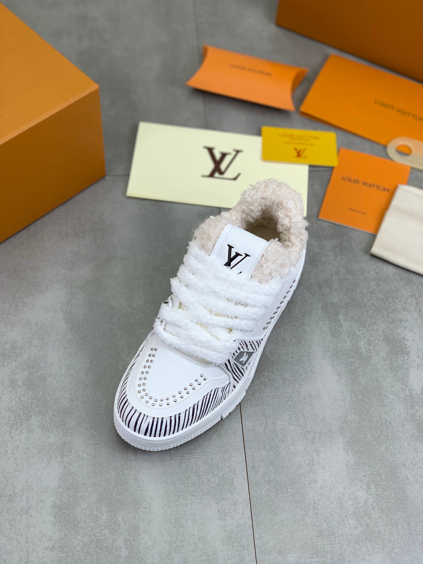[LOUIS VUITTON] LV Classic Trendy Shoes! Made of imported genuine leather, water-dyed